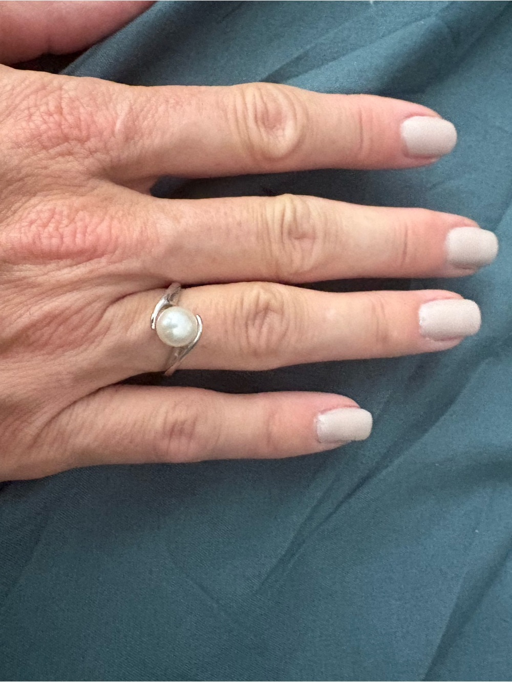 Pearl factory White gold and genuine. Pearl Statement Ring.
